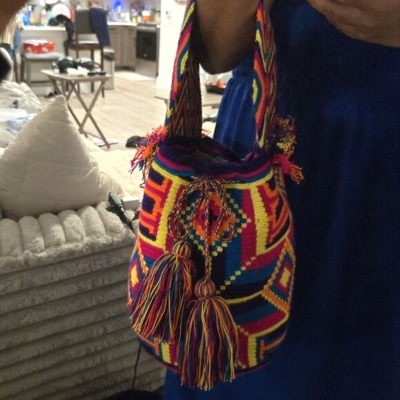 Wayuu Handmade Bucket Bag Vibrant Colors Drawstring - Picture 8 of 11